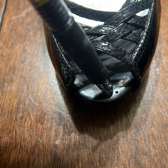 WHBM White House Black Market Black Patent Leather Peep Toe Stiletto Heels 7.5M - Picture 10 of 14